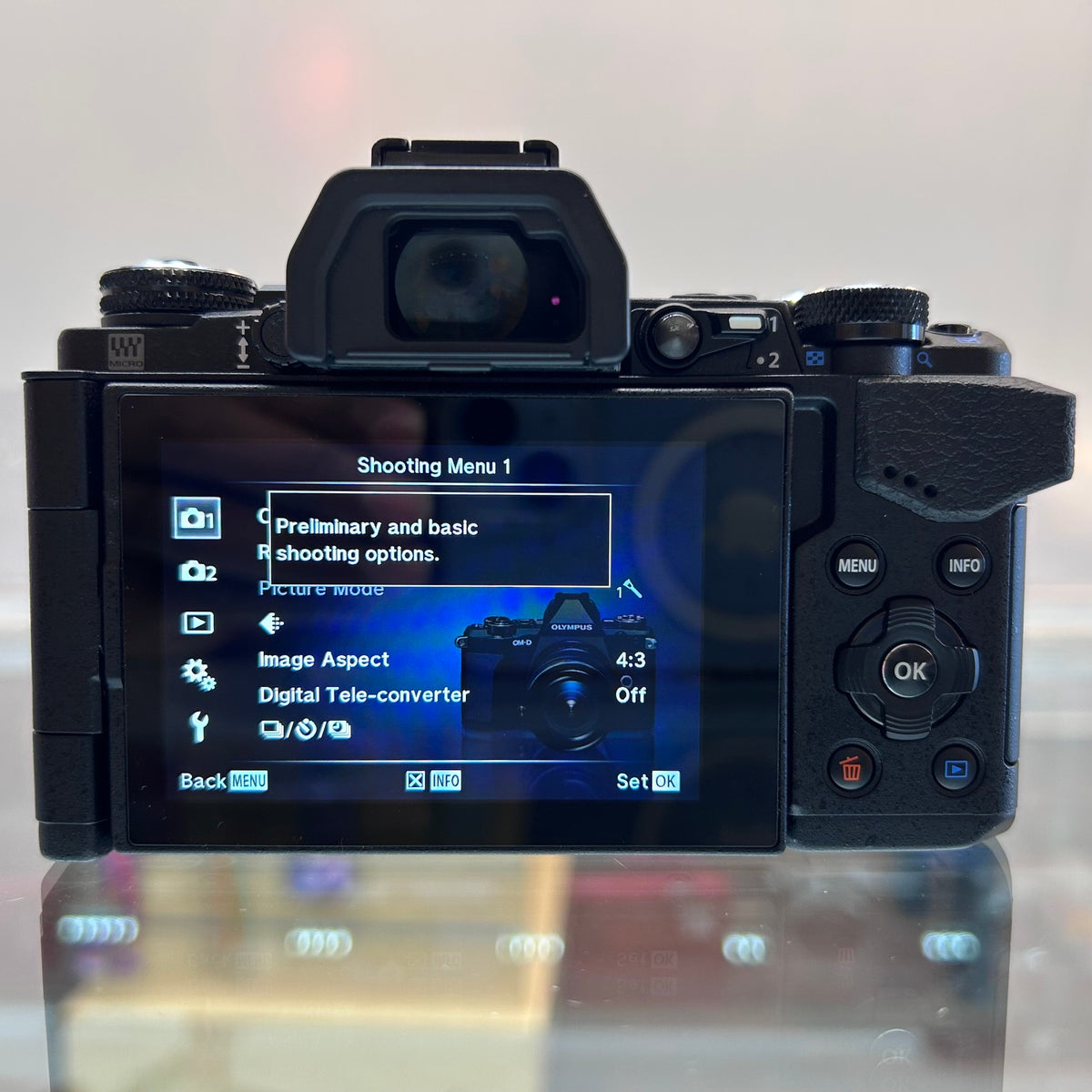 Used Olympus OM-D E-M5 Mark II Mirrorless Digital Camera w/ M. Zuiko Digital 14-150mm f/4-5.6 II ED MSC Lens Kit