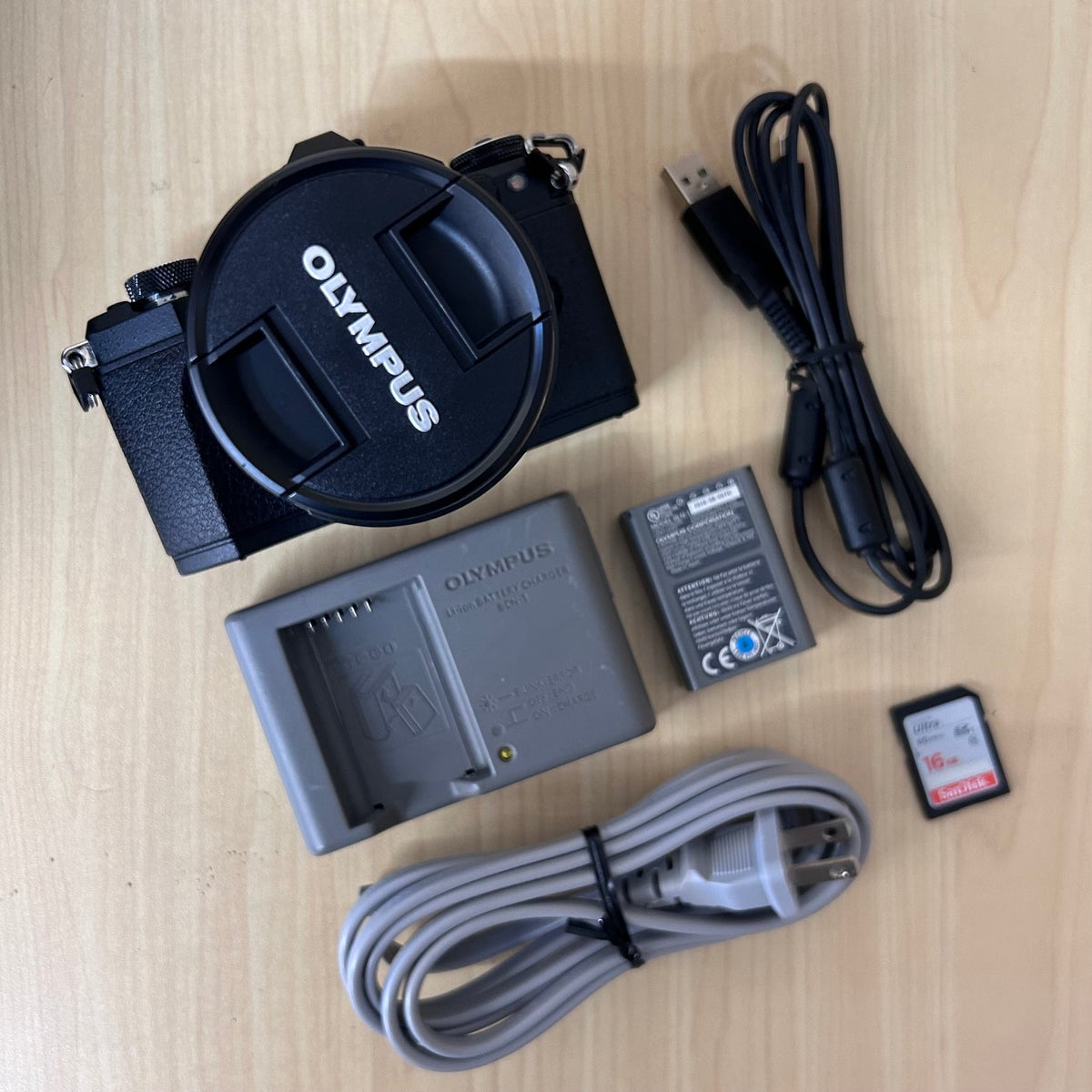 Used Olympus OM-D E-M5 Mark II Mirrorless Digital Camera w/ M. Zuiko Digital 14-150mm f/4-5.6 II ED MSC Lens Kit