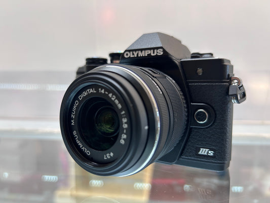 Used Olympus OM-D E-M10 Mark IIIs w/ 14-42mm f/3.5-5.6 II R Lens Kit Black | SEE VIDEO |