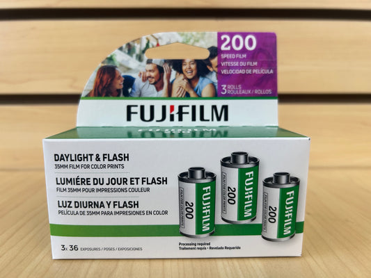 FUJIFILM 200 Color Negative Film (35mm Roll Film, 36 Exposures, 3-Pack)