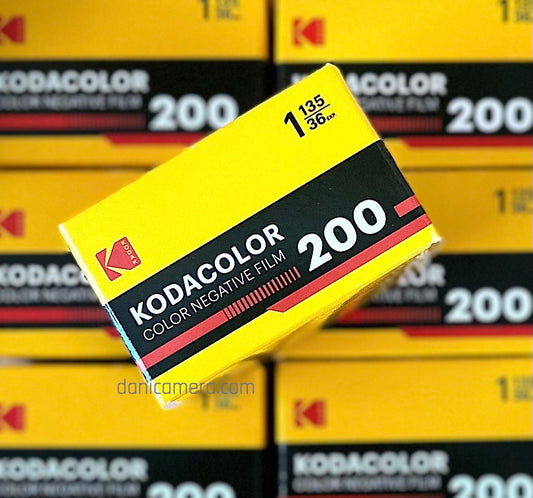 Kodak Kodacolor 200 Color Negative Film (35mm Roll Film, 36 Exposures) Roll